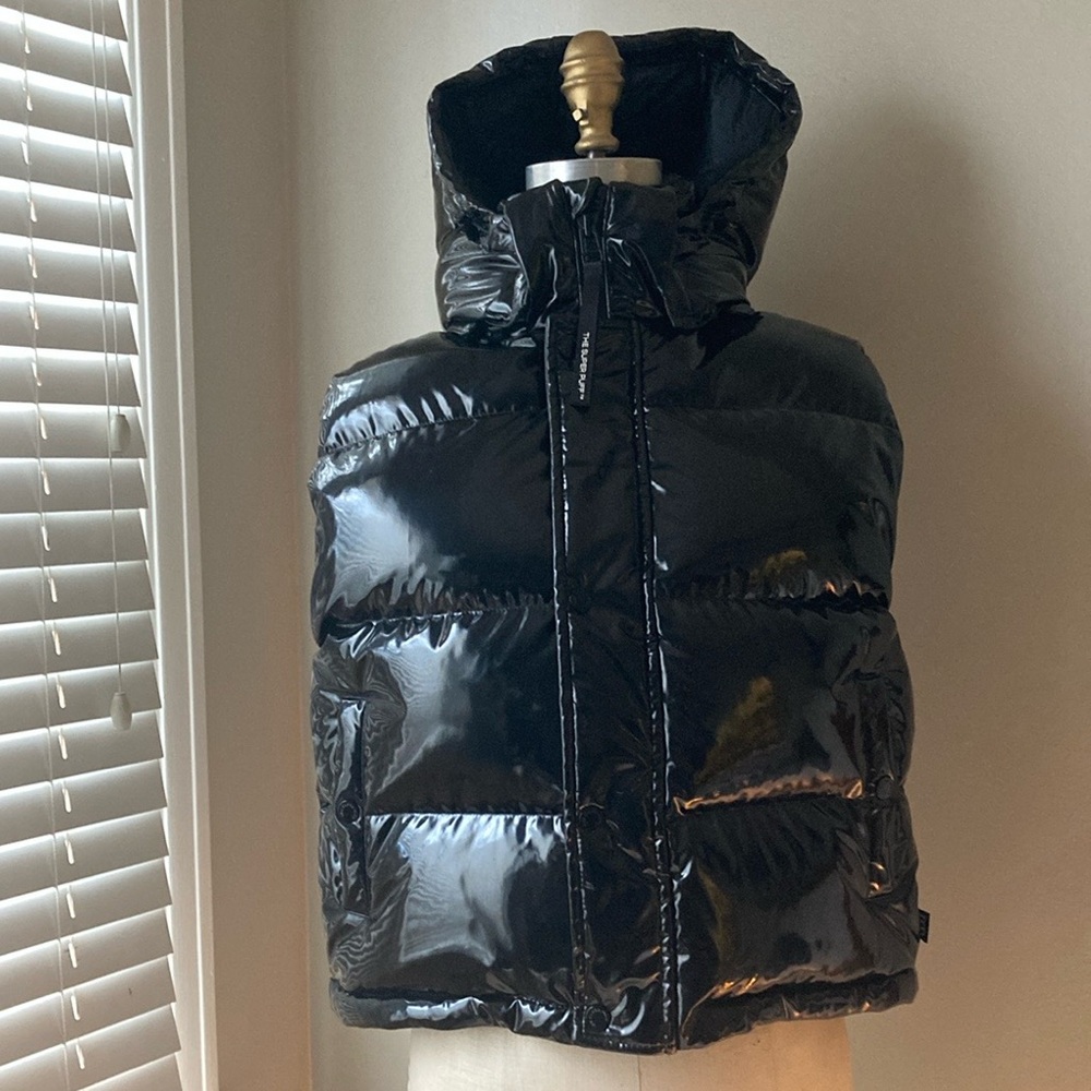 Aritzia, The Super Puff Shorty Vest, Lacquer Black, Small